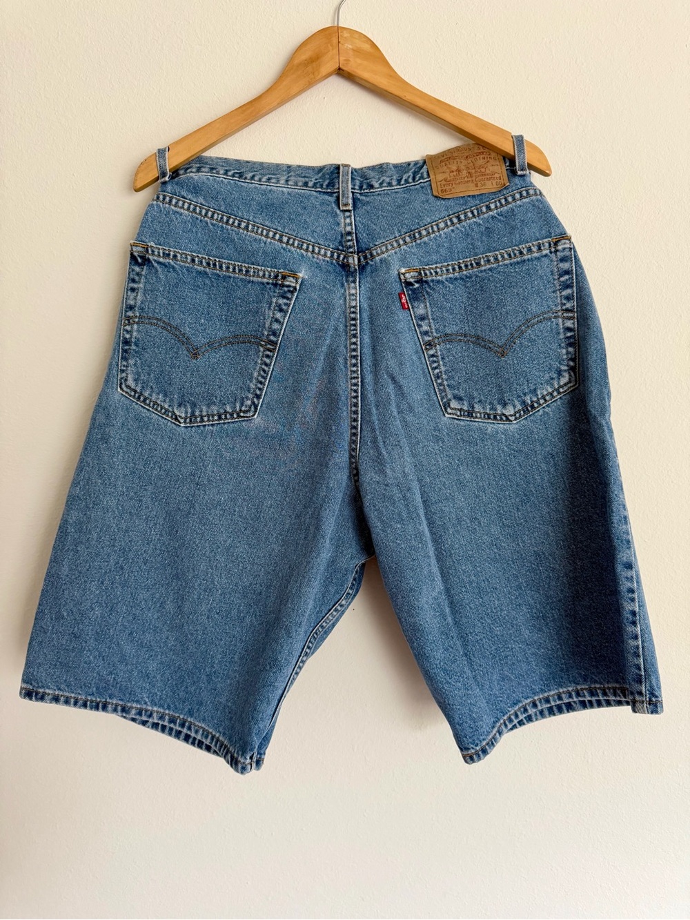 Levi's 569 Men’s Medium Blue Denim Jean Shorts